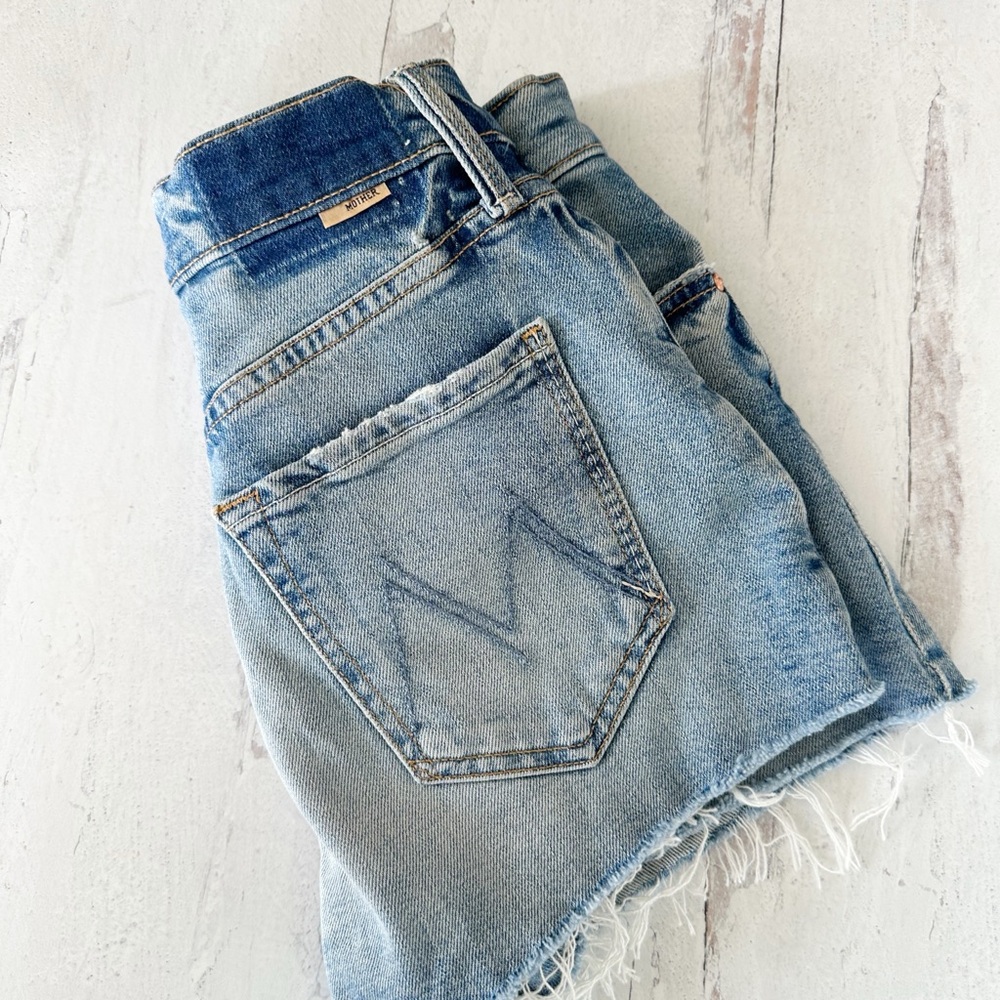 MOTHER • Superior The Tomcat Kick Fray Short I Confess Heart Denim Jeans Short - Picture 5 of 12